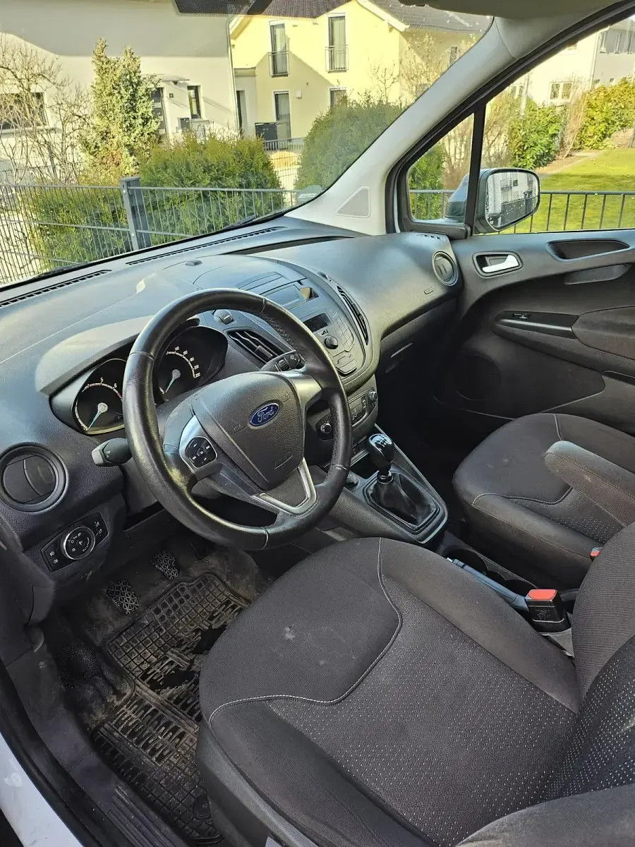 Używany Ford Transit 101 KM (74 kW) 2022 Biały Kombi