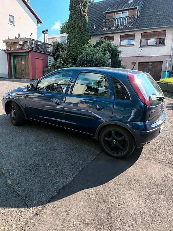 Blau Gebraucht 2003 Opel Corsa Kleinwagen | 600 € (Guter Preis) - Bild 1/4