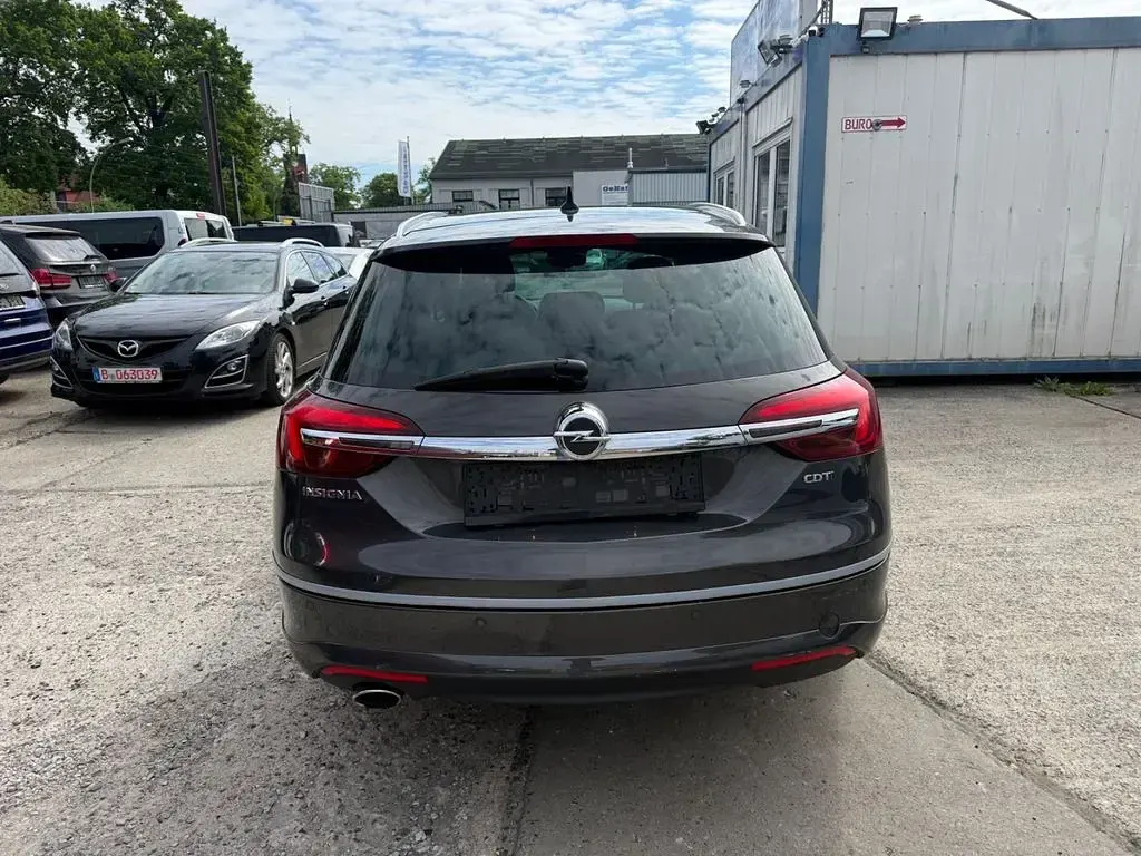 Gebraucht Opel Insignia 131 PS (96 kW) 2015 Phantom/rocky/asteroid grey Kombi