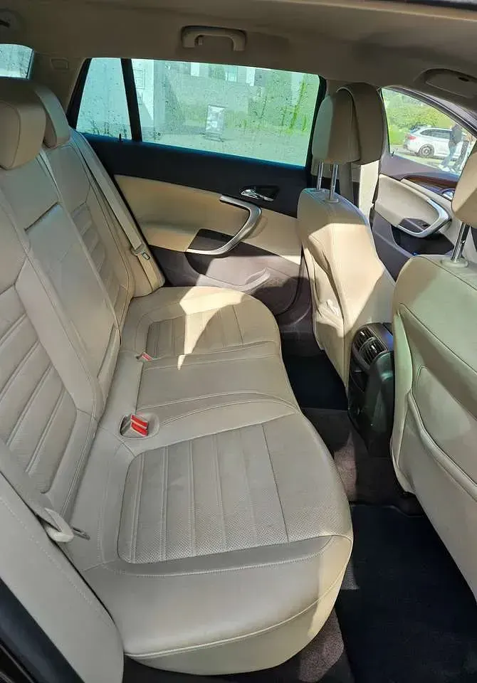 Używany Opel Insignia Active 194 KM (142 kW) 2012 Brązowy Kombi