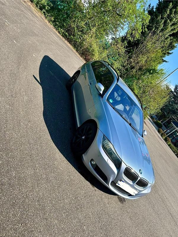 Blau Gebraucht 2009 BMW 325 Limousine | 4.800 € (Superpreis) - Bild 1/4