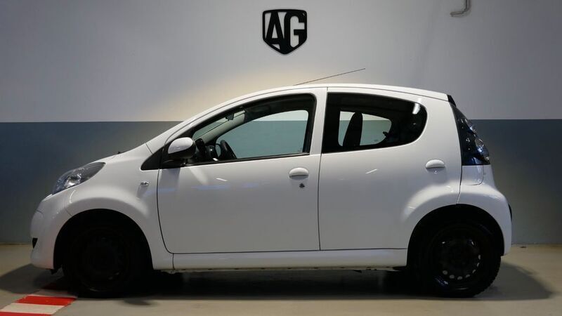 Gebraucht Citroën C1 SELECTION 68 PS (50 kW) 2012 Weiß Kleinwagen