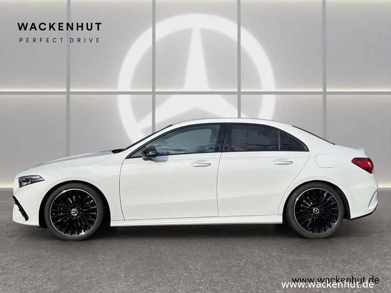 Gebraucht Mercedes A250 AMG 305 PS (224 kW) 2023 Weiss Limousine
