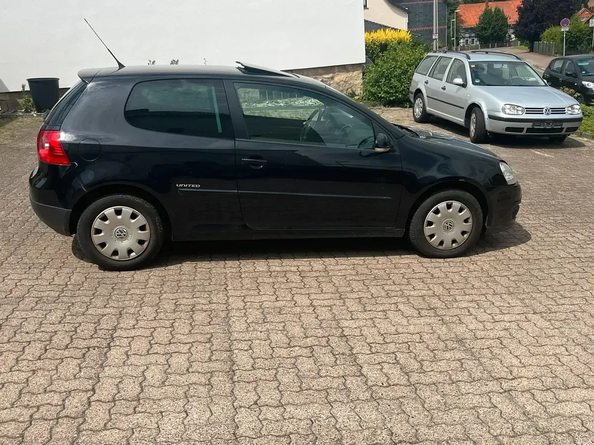 Gebraucht VW Golf VI 80 PS (58 kW) 2008 Schwarz Kleinwagen
