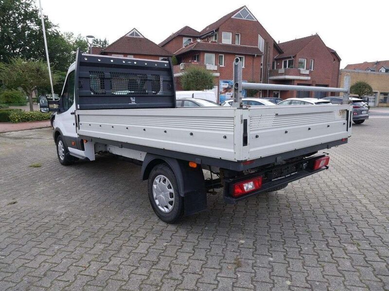 Second-hand Ford Transit 131 CP (96 kW) 2018 Alb Monovolum