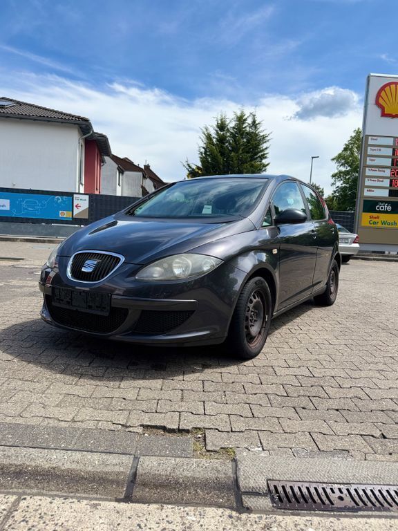 Schwarz Gebraucht 2004 Seat Altea Reference Van / Kleinbus | 1.900 € (Fairer Preis) - Bild 1/4