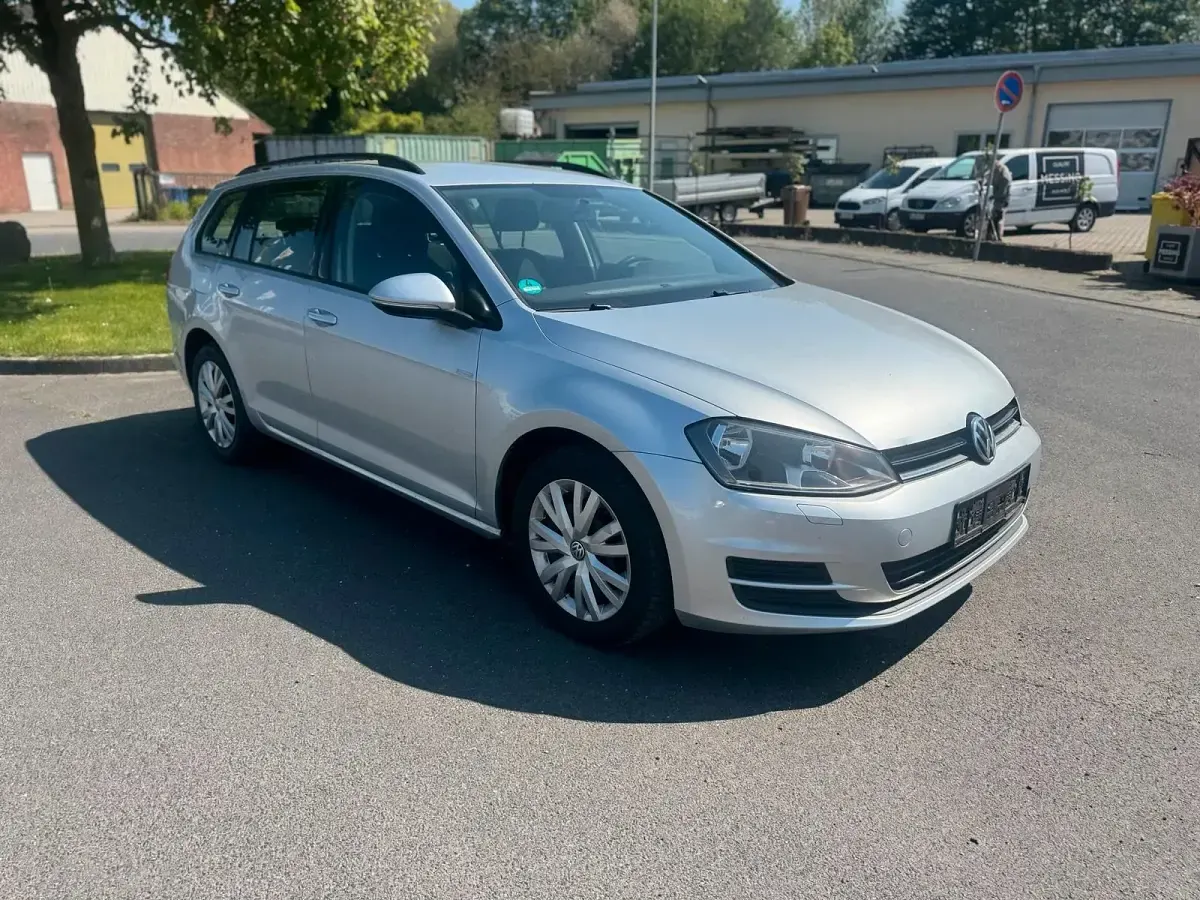 Gebraucht VW Golf VII 110 PS (80 kW) 2015 Silber Kombi