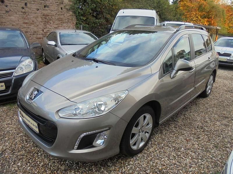 Gebraucht Peugeot 308 Active 111 PS (81 kW) 2011 Vapor grey Kombi