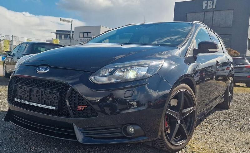 Gebraucht Ford Focus ST 250 PS (183 kW) 2014 Schwarz Limousine