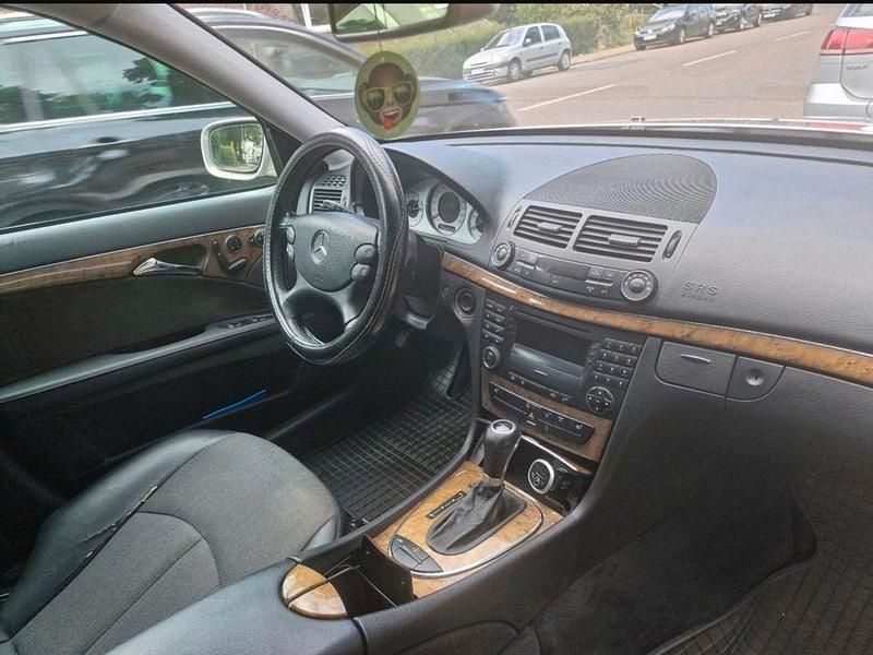 Gebraucht Mercedes E320 Avantgarde 224 PS (164 kW) 2006 Grau Kombi