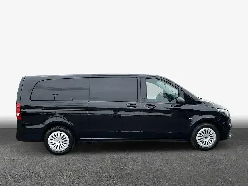 Gebraucht Mercedes Vito 163 PS (119 kW) 2025 Schwarz Van