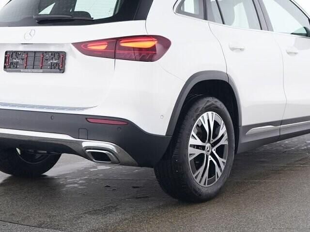 Gebraucht Mercedes GLA180 Advanced 136 PS (100 kW) 2024 Unilack polarweiß SUV