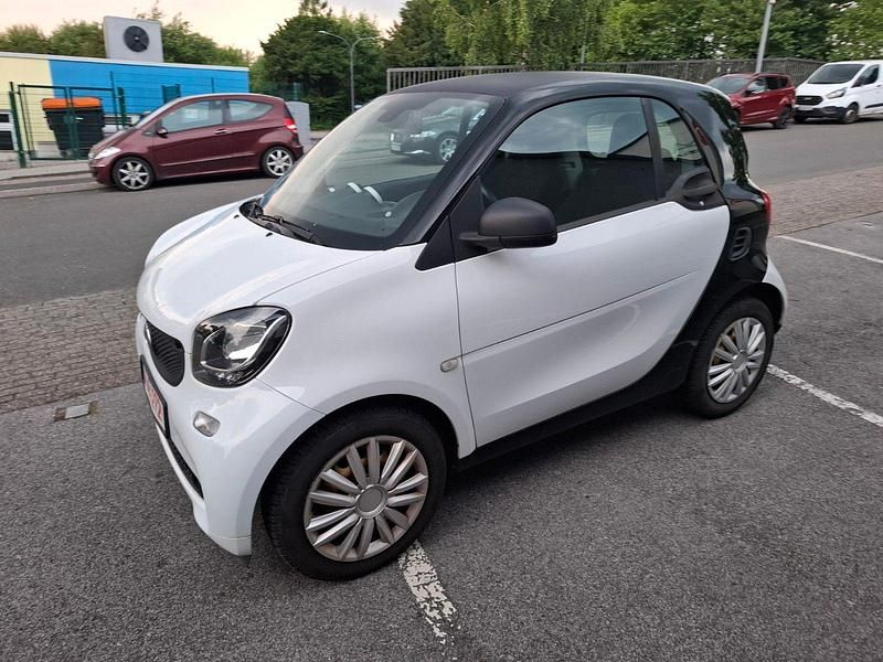 Weiß Gebraucht 2014 Smart ForTwo Coupé Basis Kleinwagen | 5.680 € (Fairer Preis) - Bild 1/4