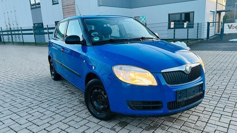 Gebraucht Skoda Fabia 62 PS (45 kW) 2010 Blau Kleinwagen
