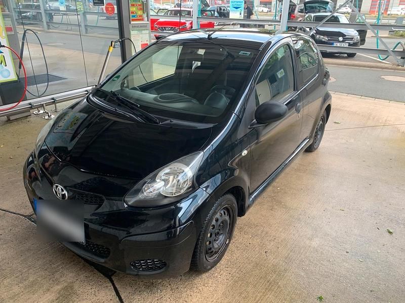Schwarz Gebraucht 2009 Toyota Aygo Kleinwagen | 1.900 € (Fairer Preis) - Bild 1/4