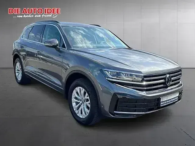 Gebraucht VW Touareg IQ Drive 231 PS (169 kW) 2025 Grau SUV