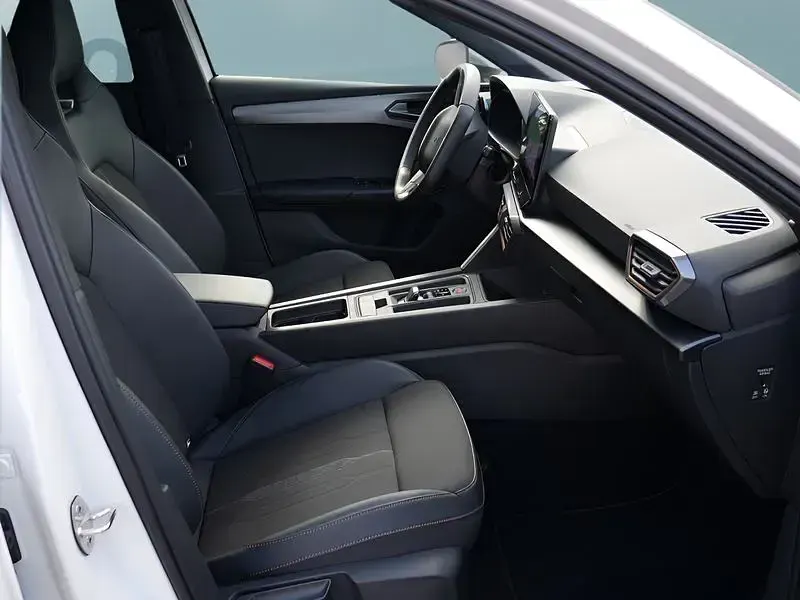 Gebraucht Cupra Leon 204 PS (150 kW) 2023 Weiß Kleinwagen