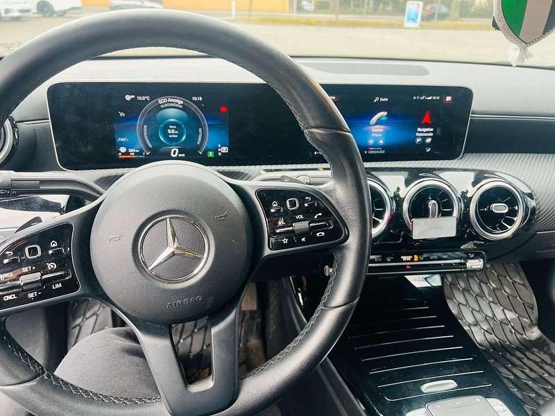 Gebraucht 2019 Mercedes A180 Edition 1 Limousine | 21.700 € (Etwas zu teuer) - Bild 1/4