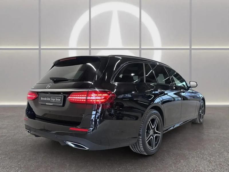 Gebraucht Mercedes E300 AMG 194 PS (142 kW) 2022 Schwarz Kombi