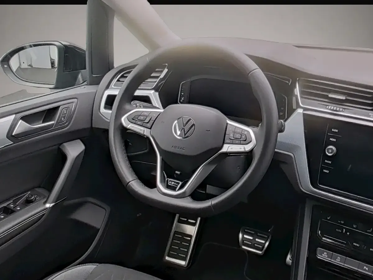 Gebraucht VW Touran Goal 150 PS (110 kW) 2025 Grau Van / Kleinbus