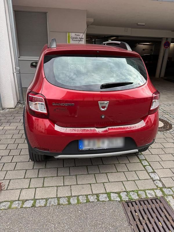 Gebraucht Dacia Sandero 90 PS (66 kW) 2015 Rot Kleinwagen