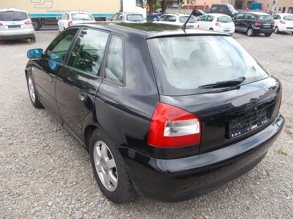 Gebraucht Audi A3 Ambiente 125 PS (91 kW) 2001 Schwarz Kleinwagen