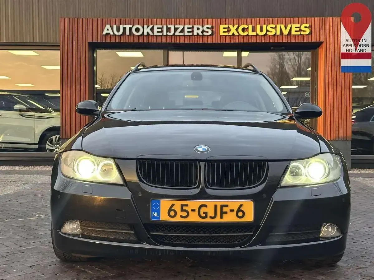 Gebraucht BMW 325 Executive 218 PS (160 kW) 2008 Schwarz Kombi