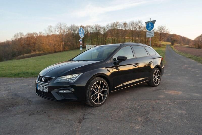 Schwarz Gebraucht 2017 Seat Leon FR Kombi | 12.990 € (Fairer Preis) - Bild 1/4