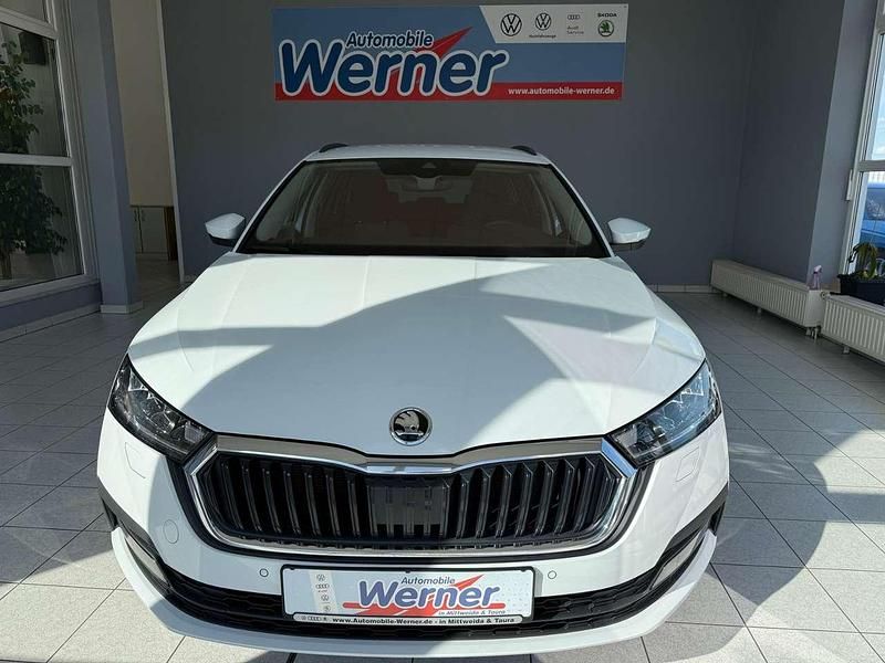 Gebraucht Skoda Octavia Ambition 150 PS (110 kW) 2022 Moonweiß perleffekt Kombi