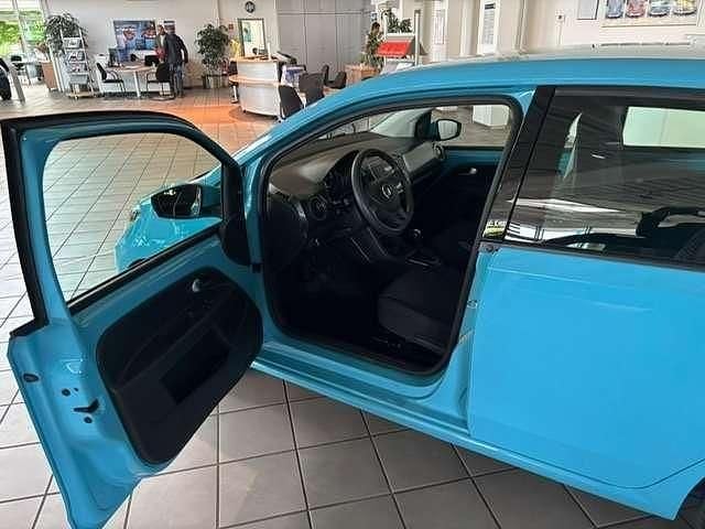 Second-hand VW e-up! 61 kW (83 CP) 2020 Albastru Hatchback