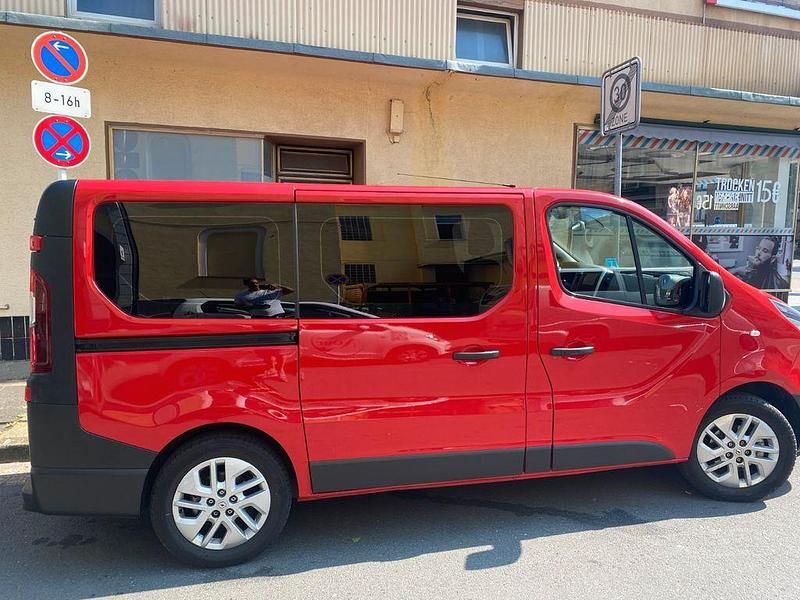 Gebraucht Renault Trafic 125 PS (91 kW) 2017 Rot Van / Kleinbus
