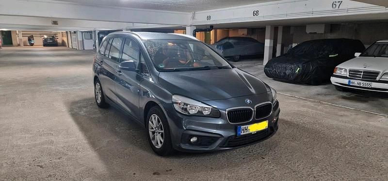 Grau Gebraucht 2016 BMW 218 Gran Tourer Van / Kleinbus | 7.300 € (Superpreis) - Bild 1/4