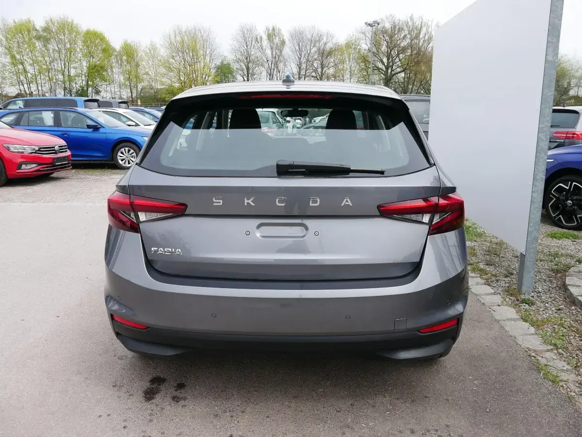 Neu Skoda Fabia Selection 116 PS (85 kW) 2025 Graphitgrau metallic Kleinwagen