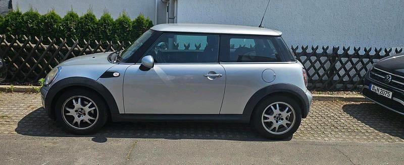 Silber Gebraucht 2007 Mini Cooper Coupé Coupé | 1.650 € - Bild 1/4
