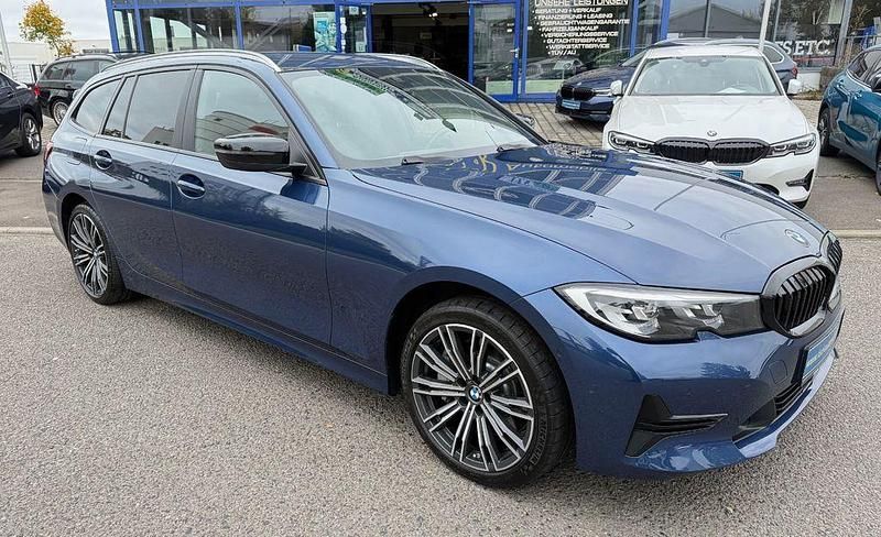 Blau Gebraucht 2021 BMW 330e Advantage Kombi | 27.980 € (Fairer Preis) - Bild 1/4
