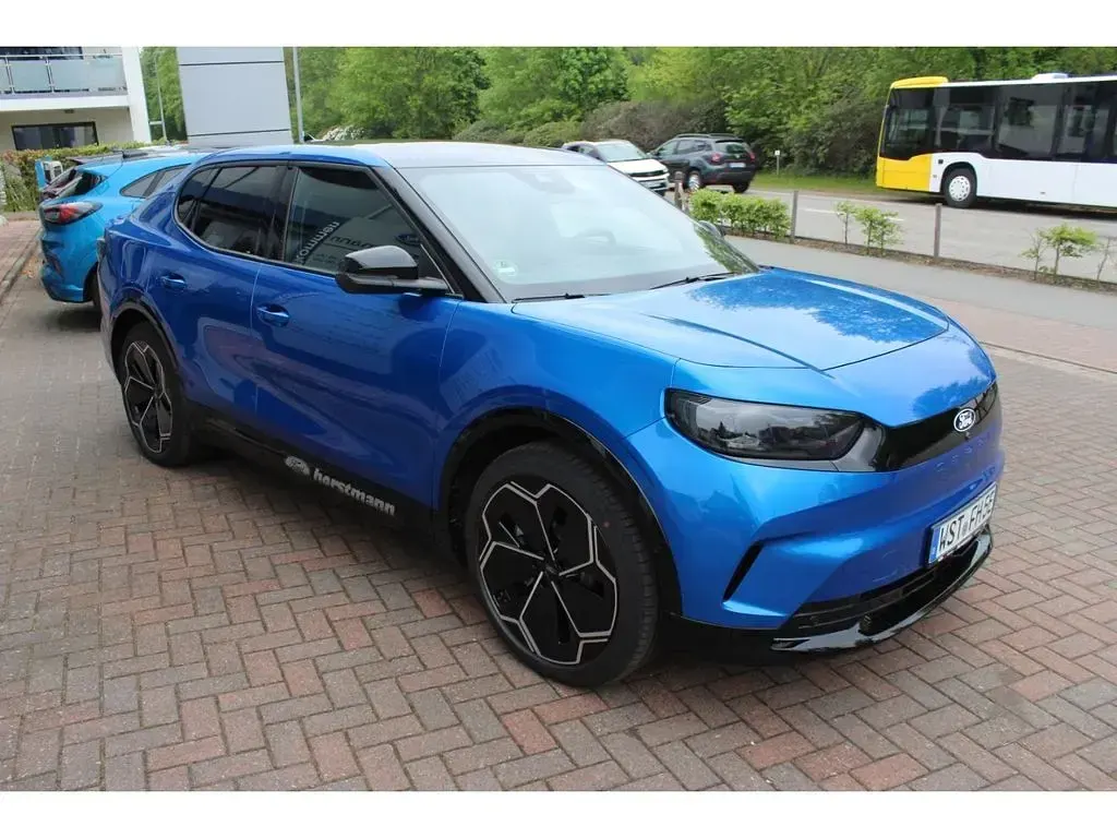Używany Ford Capri Premium 210 kW (286 KM) 2026 Niebieski SUV