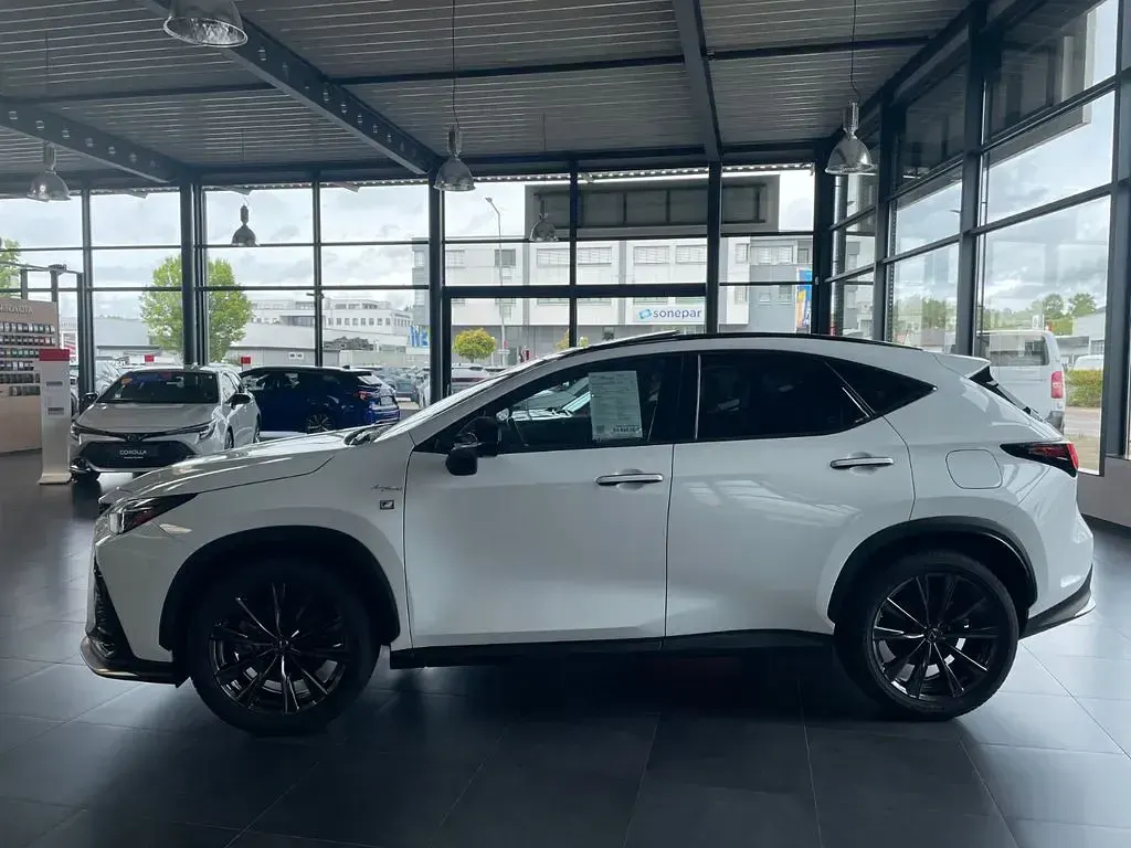 Gebraucht Lexus NX450h+ 309 PS (227 kW) 2024 Weiß SUV
