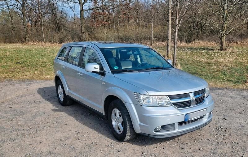 Gebraucht Dodge Journey 170 PS (125 kW) 2010 Silber SUV