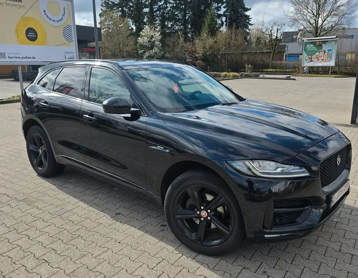Używany Jaguar F-Pace 179 KM (131 kW) 2018 Czarny SUV