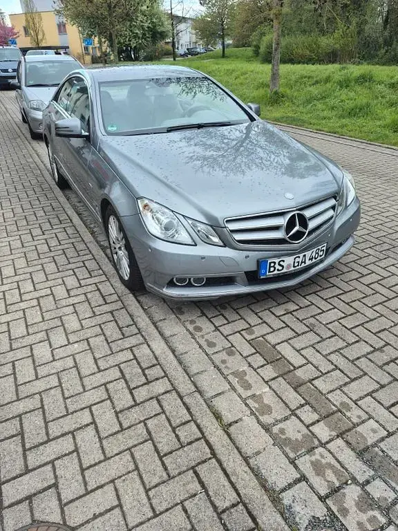 Second-hand Mercedes E200 184 CP (135 kW) 2011 Gri Coupe
