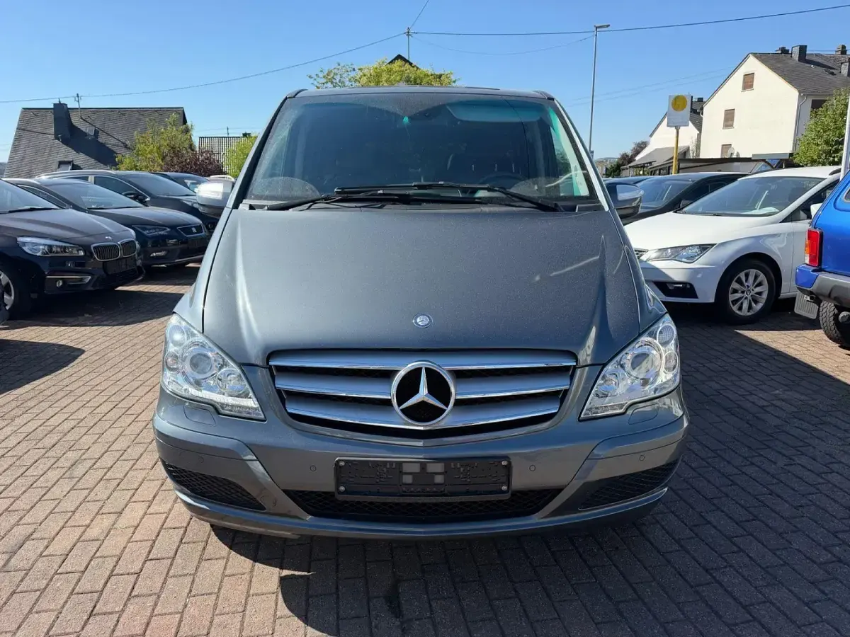 Gebraucht Mercedes Viano Edition 163 PS (119 kW) 2011 Grau Van / Kleinbus