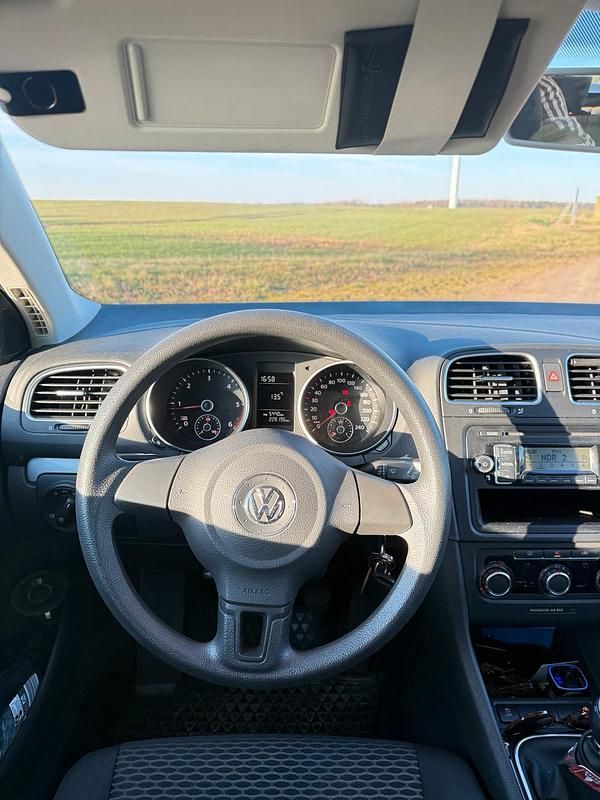 Gebraucht VW Golf VI 105 PS (77 kW) 2011 Blau Kleinwagen