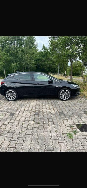 Schwarz Gebraucht 2017 Opel Astra Ultimate Limousine | 15.500 € (Fairer Preis) - Bild 1/4