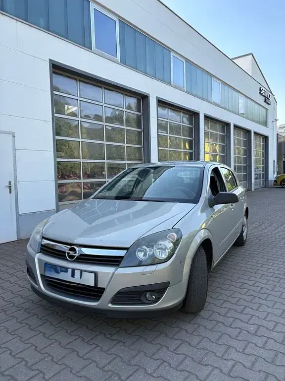 Gebraucht Opel Astra 105 PS (77 kW) 2007 Beige Kleinwagen