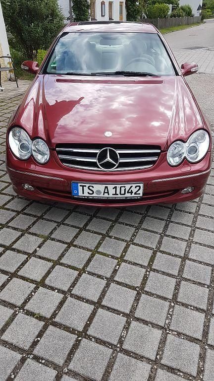 Rot Gebraucht 2003 Mercedes CLK240 Elegance Coupé | 2.800 € (Etwas zu teuer) - Bild 1/4
