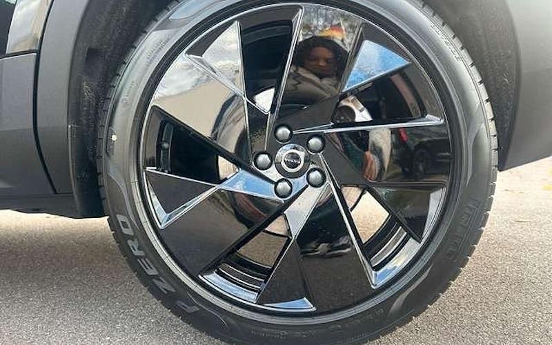 Gebraucht Volvo XC40 Plus 163 PS (119 kW) 2025 Schwarz SUV