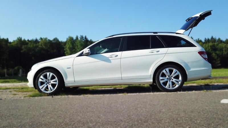 Weiß Gebraucht 2010 Mercedes 200 Kombi | 6.990 € (Guter Preis) - Bild 1/4
