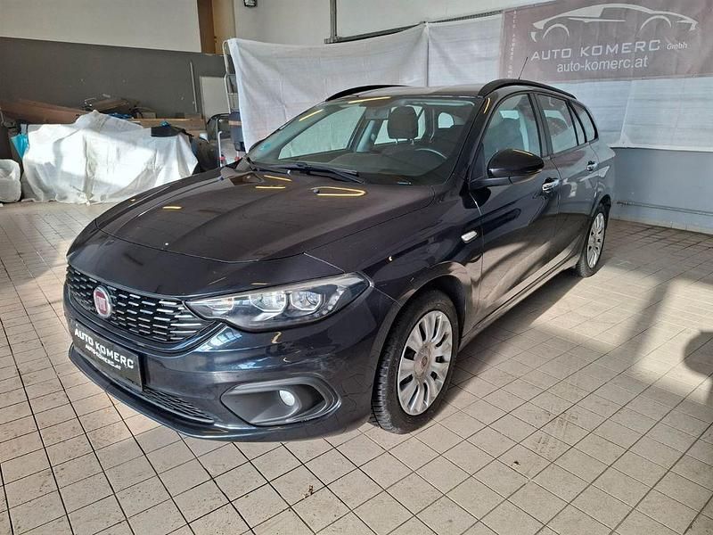 Schwarz Gebraucht 2017 Fiat Tipo Lounge Limousine | 5.750 € (Guter Preis) - Bild 1/4