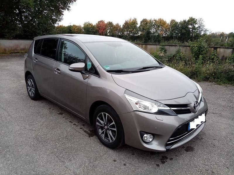 Beige Gebraucht 2014 Toyota Verso Life Van / Kleinbus | 6.500 € (Guter Preis) - Bild 1/4