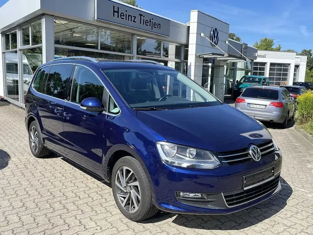 Gebraucht VW Sharan Sound 150 PS (110 kW) 2018 Atlantic blue metallic Van / Kleinbus